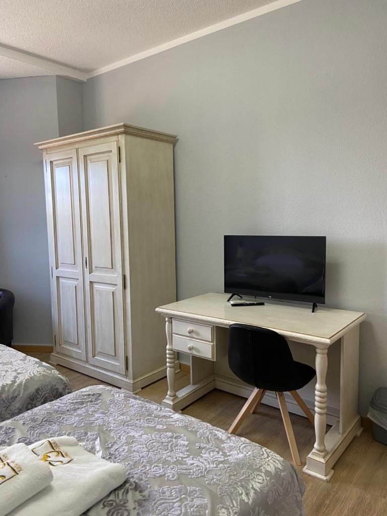 Astheimer Schloesschen Trebur Rom bilde