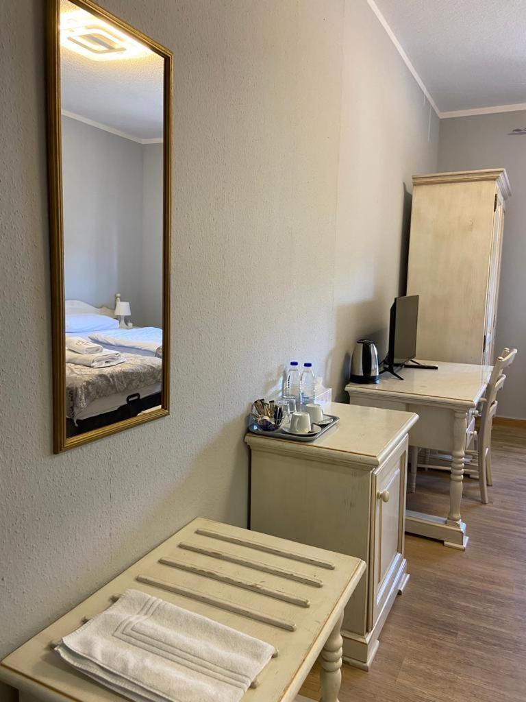 Astheimer Schloesschen Trebur Rom bilde